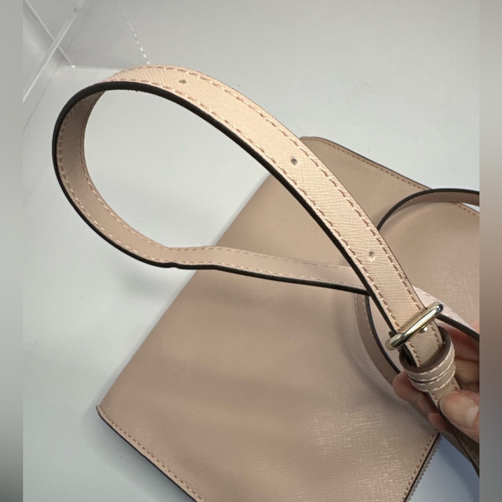 ☘️#119 DKNY EUC Bryant Park Top Zip Pink Crossbody Bag - Picture 8 of 15